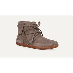 EUC Ugg Reid Moccasin Bootie - Women's Size 7.5